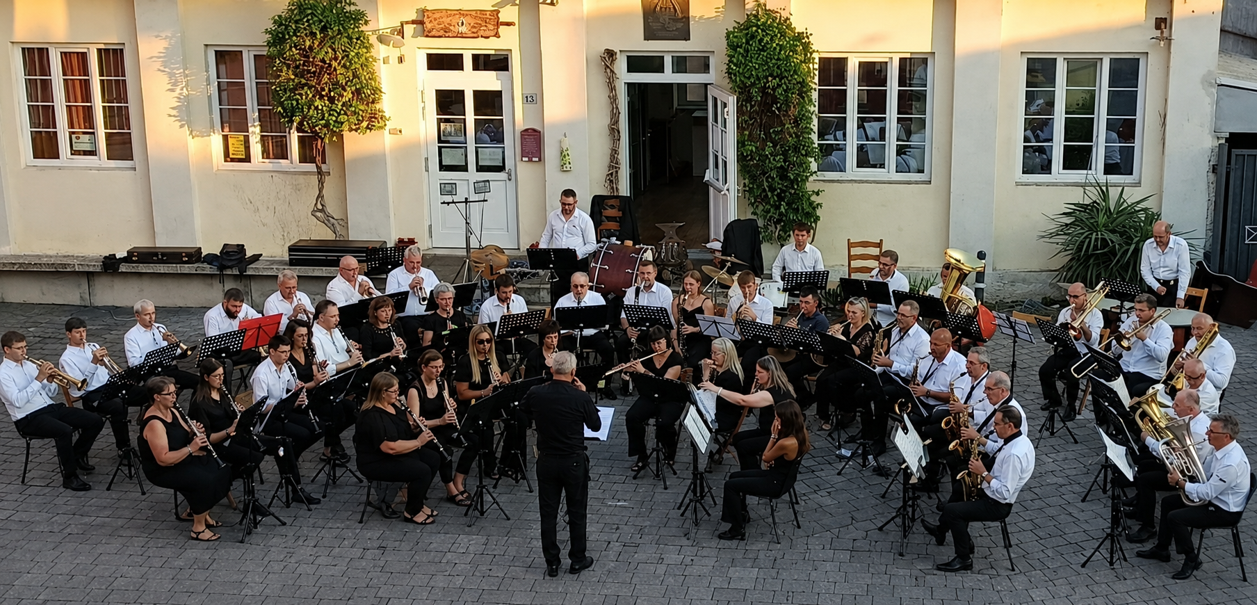 Charity Concert — "La Melagrana"